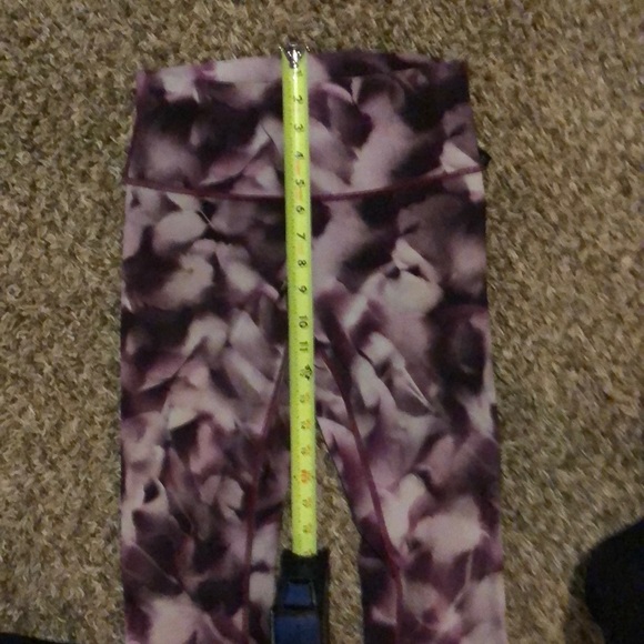 Rare purple and white marble Lululemon leggings - Picture 9 of 10